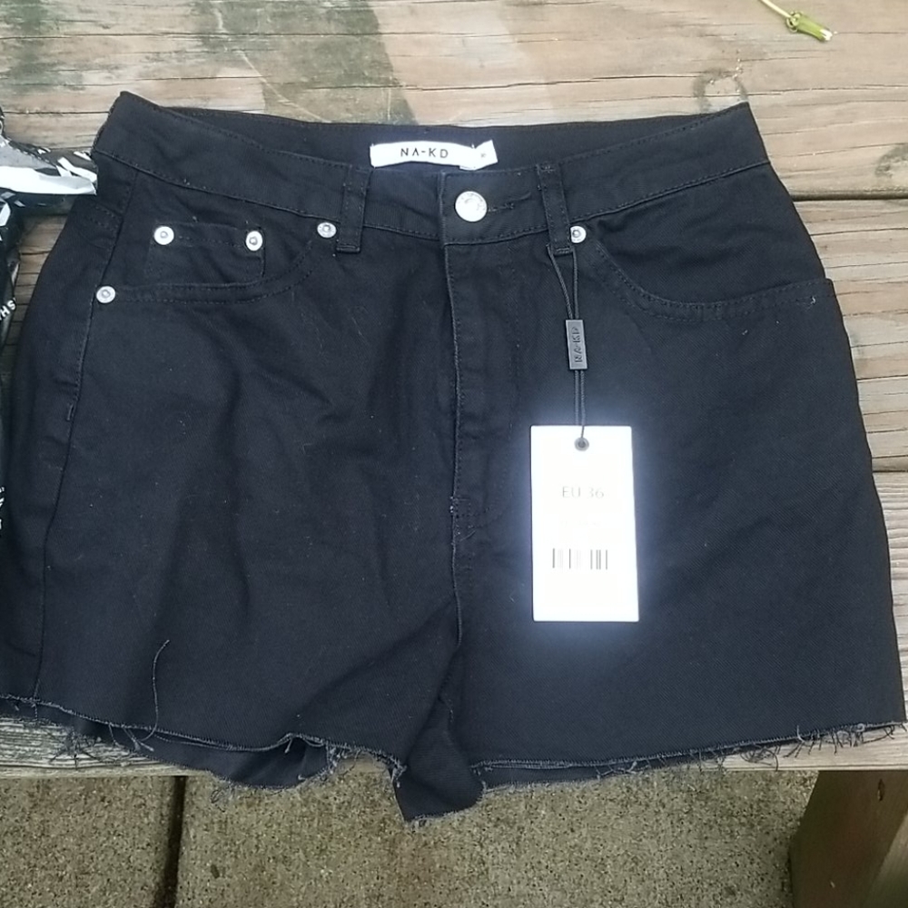 Na-KD raw hem high waist denim short